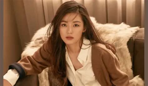 How Jun Ji Hyun Kept Her Top Actress Status Soaring High Through The
