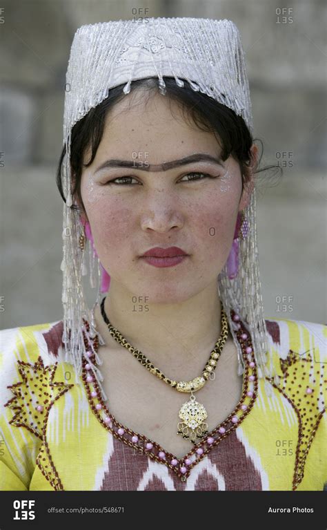 Bukhara Bukhara Uzbekistan April Uzbek Woman Stock Photo