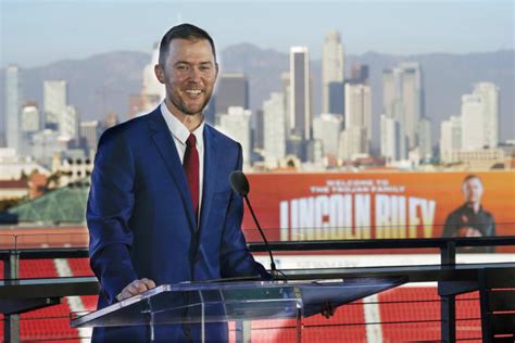 Watch Lincoln Rileys Introductory Press Conference At Usc Trojansports