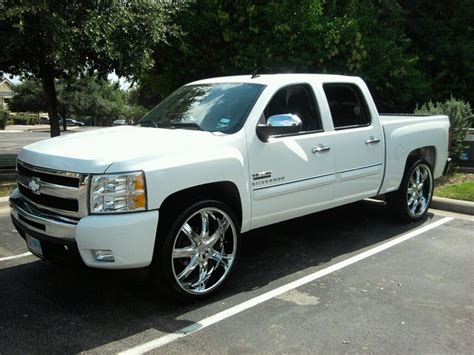 Donanım kalemleri ayrı ayrı da olsa, tam boy pick up pazarının altıda birine sahip olan eyalet dışında da alınabilecek. 2011 chevy silverado texas edition | 2012 Silverado