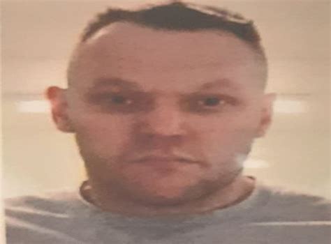 Shane Farrington Convicted Killer On The Run After Absconding From