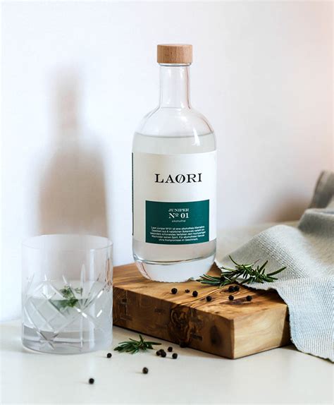 Das kalorienarme kräuterwasser zum mixen heißt „wonderleaf. Alkoholfreie Alternative zu Gin - Juniper No. 1 - RAUM concept store