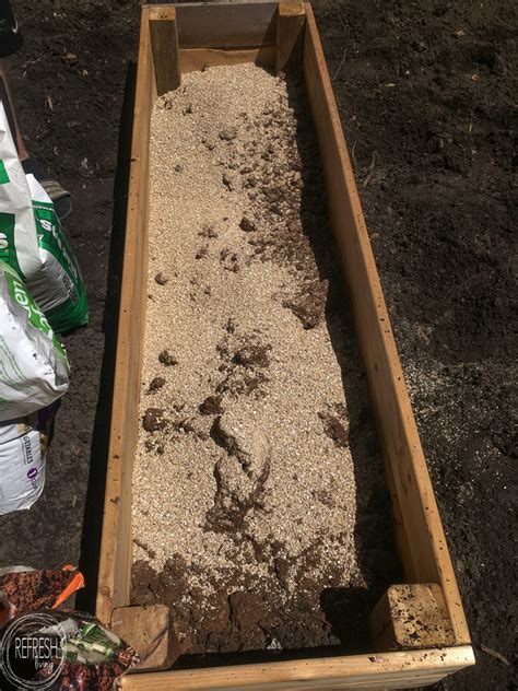 Best Soil Mixture For Raised Garden Beds Diy Raised Garden Bed Soil 5