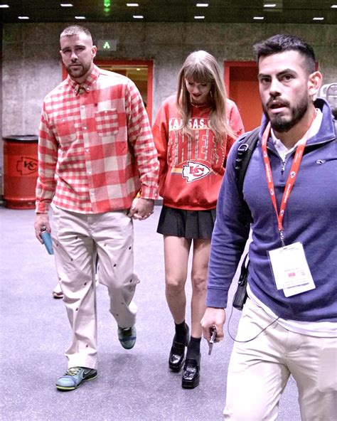 Taylor Swift Reveals How She And Travis Kelce Started Dating Nbc 5