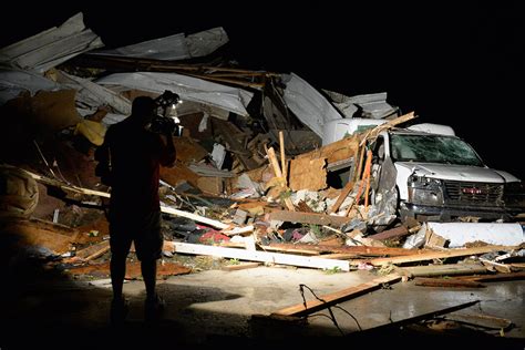 Arkansas Tornado First Photos Of Storm Damage In Devastated Town Of