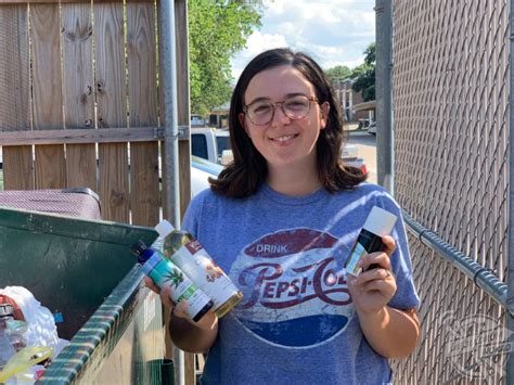 Texas Woman Quits Her Job To Dumpster Dive Full Time And Uses Everything From Food To Toiletries
