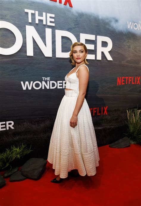 Florence Pugh Sexy In Tight Dress At The Wonder Premiere Photos