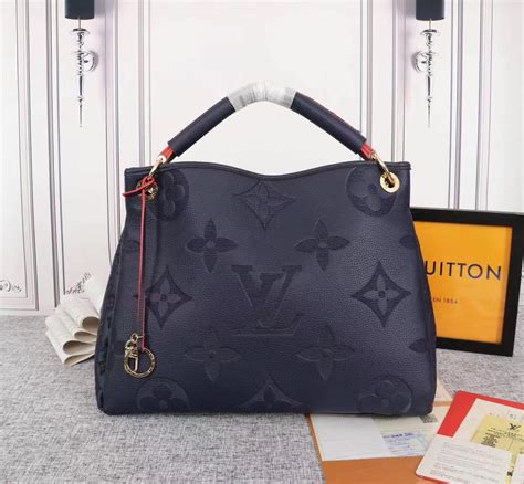 Louis Vuitton Fashion Handbags Literacy Basics
