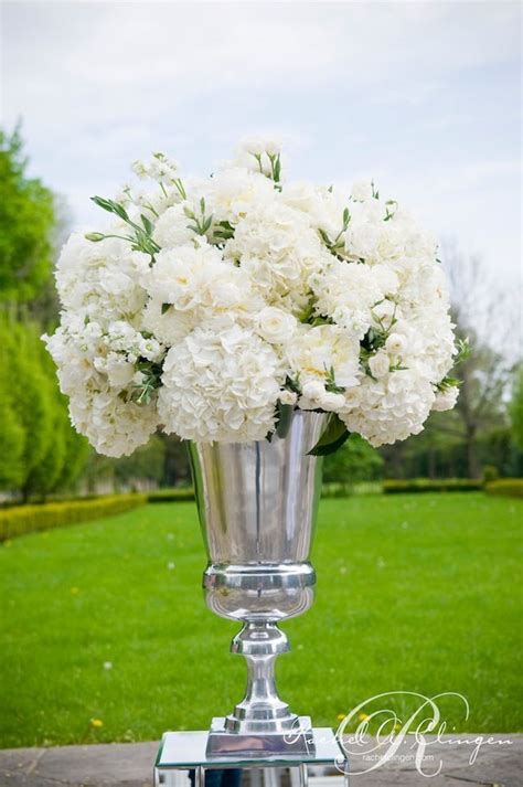 Add your focal flowers to the foam base. 46 best Altar Flowers images on Pinterest | Altar flowers ...