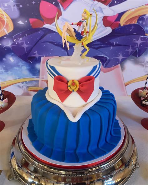 Pin By Jessica Vázquez On Tartas Con Fondan Sailor Moon Cakes Sailor
