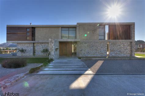 Galería De Casa De Piedra En Anavissos Whitebox Architects 6