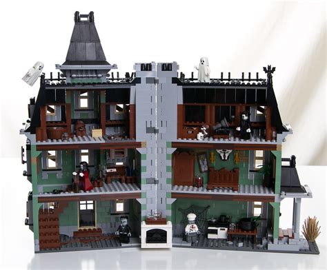 Review 10228 Haunted House Lego Action And Adventure Themes