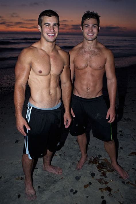 Beach At Sunset Hombres Guapos Hombres Hermosos Hombres