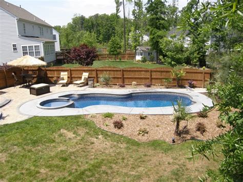 The Best and Worst Plants to Use in Pool Landscaping Maybe you're thinking pretty isn't practical.