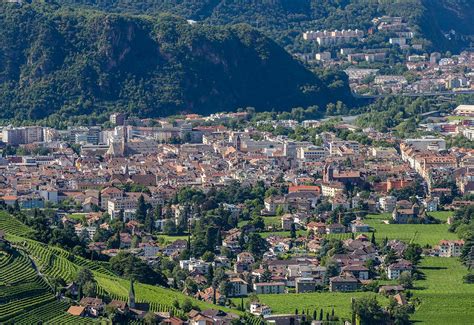From wikimedia commons, the free media repository. Bozen, offizielle Webseite des Verkehrsamtes Bozen