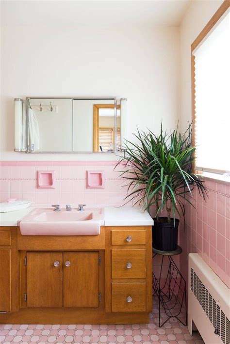 Mid Mod Bathroom Vintage Bathrooms Small Bathroom Retro Pink