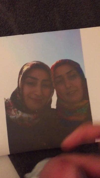 Sborra Omaggio Su Hijab Turco Foto Di Madre E Figlia Xhamster