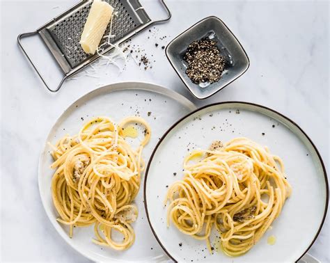 Easy Authentic Italian Cacio E Pepe Pasta Recipe