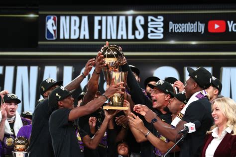 Get the lakers sports stories that matter. Photos: Lakers Make NBA History With 17th NBA Championship ...
