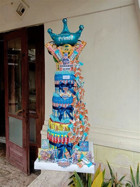 Giant Snack Tower Ide Pesta Buket Kue Ulang Tahun