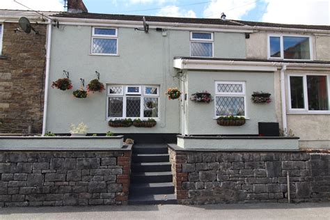 3 Bed Terraced House For Sale In Cwmamman Road Garnant Ammanford Sa18
