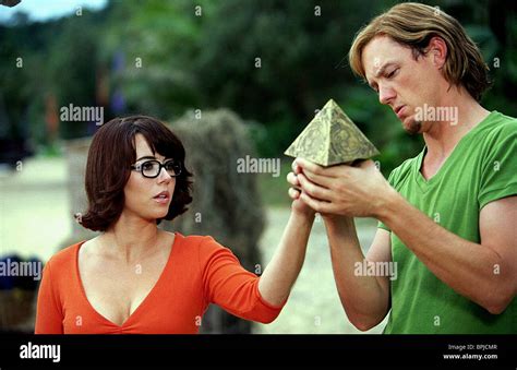 Linda Cardellini And Matthew Lillard Scooby Doo Scoobydoo 2002
