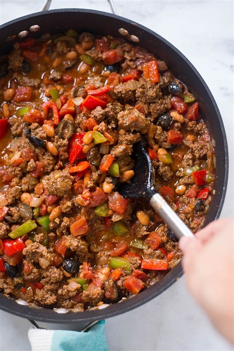 So why not make a quick and simple chili. Simple Chili With Ground Beef And Kidney Beans Recipe : Easy Slow Cooker Beef Chili - Amee's ...