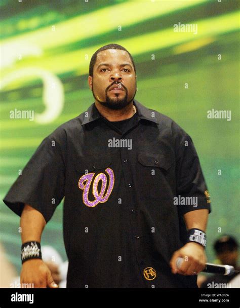 Ice Cube Rapper Hi Res Stock Photography And Images Alamy