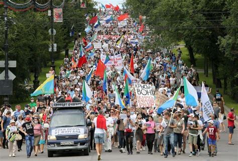 Police Crack Down On Marathon Anti Kremlin Protest In Russias Far East