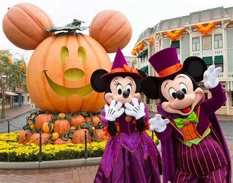 Disneyland Resort Halloween 2017 Details Cars Land Mickeys