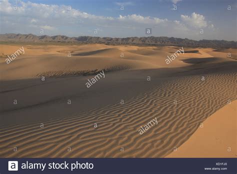 These keywords include certain phrases commonly associated with purchases. Deserto dei Gobi, Mongolia, deserto freddo, cammello ...