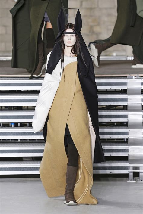 Rick Owens Ready To Wear Fashion Show Collection Fall Winter 2017