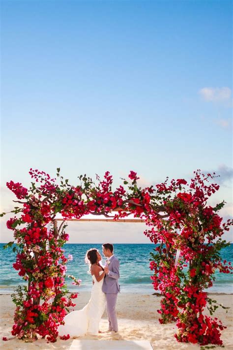 So You Think Your Wedding Was Fun Wait Til You See This One Beach