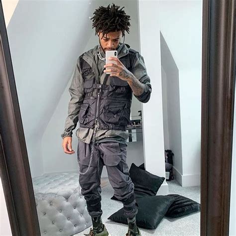 Pin By ℭ𝔞𝔩𝔩𝔲𝔫 ₉⁹₉ On Scarlxrd Jackets Fashion Bomber Jacket