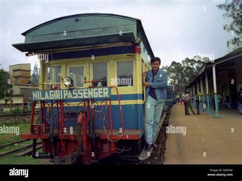 Ferrocarril De Montaña Nilgiri O Tren De Blue Mountain Fotografía De