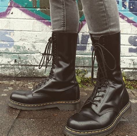 pin by kamilpjw on dr martens dr martens boots punk shoes doc martens outfit
