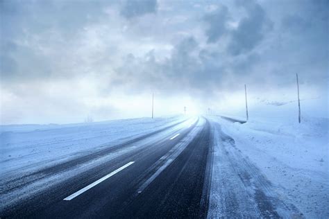 Snow Storm Wallpapers Top Free Snow Storm Backgrounds Wallpaperaccess