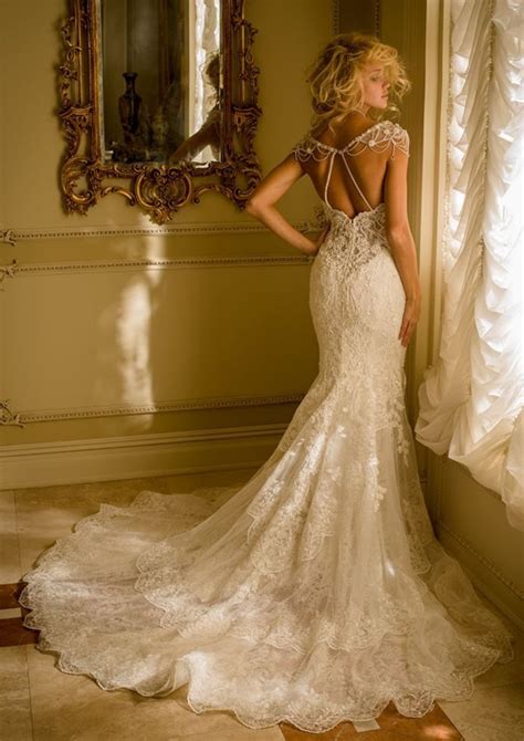 Ich verkaufe mein hochzeitskleid in weiß mit spitze& glitzer, was nach mein geschmack & wunsch angefertigt wurde. Hochzeitskleid Meerjungfrau, mit langer Schleppe ...