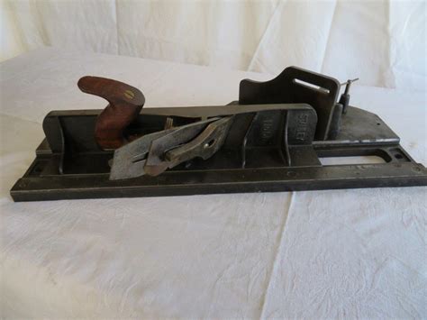 Lot 111 Stanley No 51 52 Shooting Board And Plane Auctionsplus
