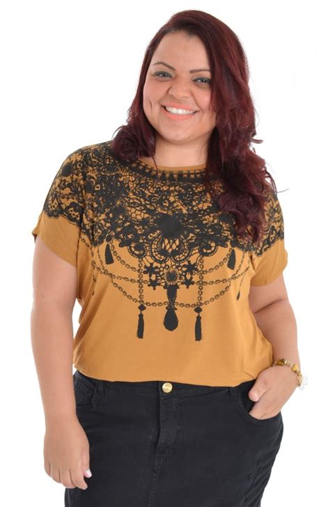 A Blusa Plus Size Filtro Dos Sonhos é Confeccionada Em Malha De Viscose