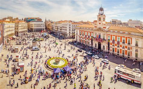 Située dans la partie centrale du royaume d'espagne, elle est également la capitale et la ville la plus peuplée de la communauté de madrid. Norwegian Air Launches Flights to Madrid and Milan — and ...