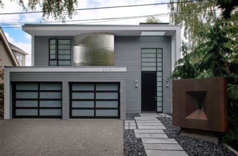 I slept like a king in a stylish house! How To Use Gray With Your Home's Exterior