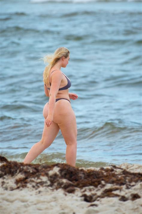 Iskra Lawrences Big Ass And Philip Payne Relaxing The