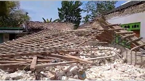 Gempa bumi berkekuatan magnitudo 3.0 skala richter terjadi di wilayah pacitan jawa timur, tanggal 07 april 2020 pukul 04:38. Catat! 5 Provinsi Ini Terancam Mengalami Gerakan Tanah