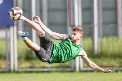Bursaspor kulübü, oyuncusu burak kapacak'ın trabzonspor'a transferi ile ilgili spekülasyonlara açıklık getirdi. Bursaspor, Burak Kapacak'ın bonservis bedelini belirledi ...