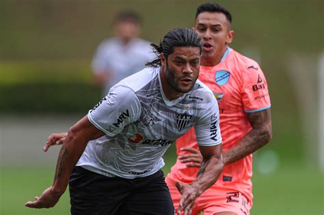 Stats de carrière (apparitions, buts, cartons) et historique de transfert. Hulk é oficializado no BID e já pode estrear pelo Atlético ...