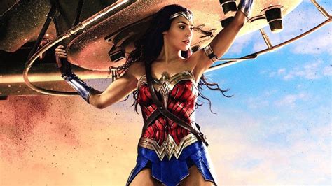 Näytä lisää sivusta wonder woman facebookissa. Wonder Woman 1984 : La date de sortie du premier trailer ...