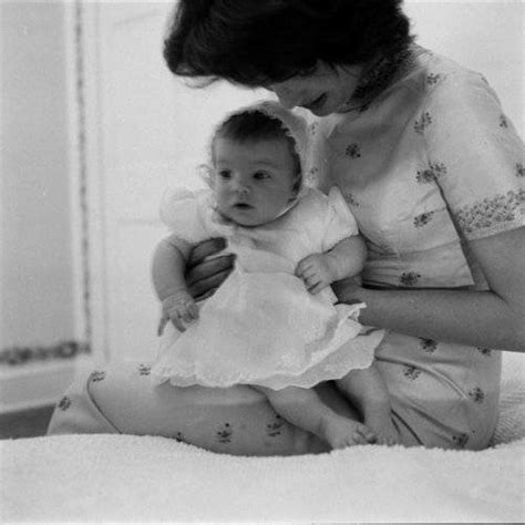 Caroline kennedy john kennedy les kennedy carolyn bessette kennedy sweet caroline caroline kennedy jacqueline kennedy onassis estilo jackie kennedy jaqueline kennedy los. Caroline Kennedy- JFK's Tochter