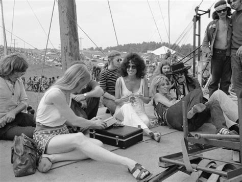 40 rarely seen photographs of woodstock page 4 of 31 the grizzled woodstock music