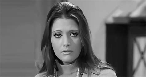 تزوجت من الأمير خالد بن سعود عام 1969م وطلقا بعد 3 أشهر فقط. جولولي | شمس البارودي ترقص مع زوجها السابق الأمير خالد بن ...